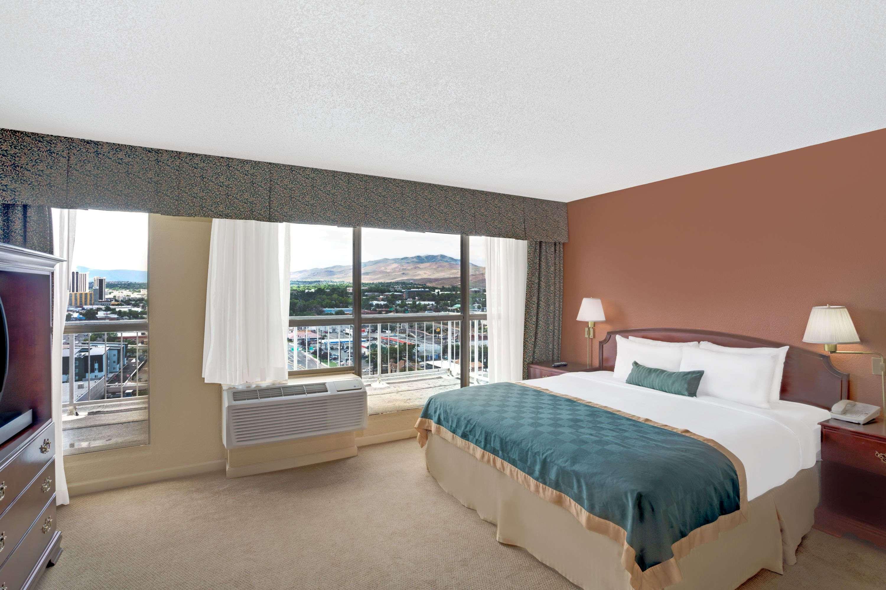 Ramada By Wyndham Reno Hotel & Casino Exteriér fotografie